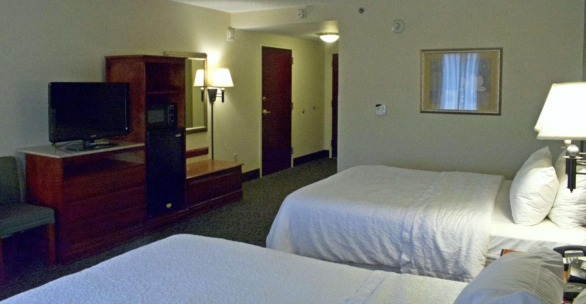 Hampton Inn Ithaca Exterior photo