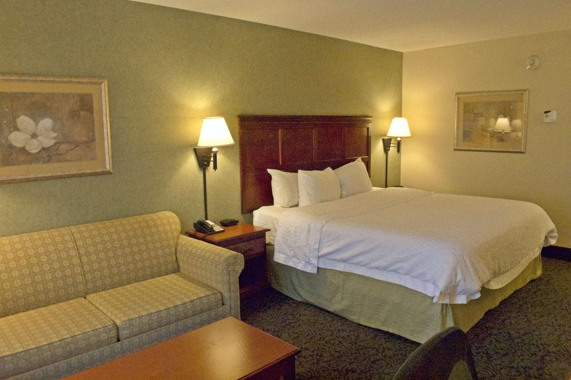 Hampton Inn Ithaca Exterior photo