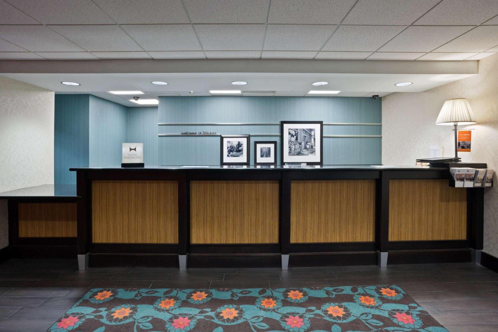 Hampton Inn Ithaca Exterior photo