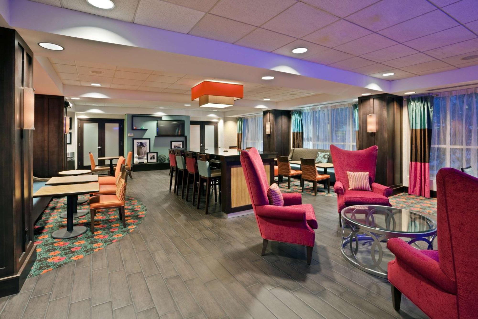 Hampton Inn Ithaca Exterior photo